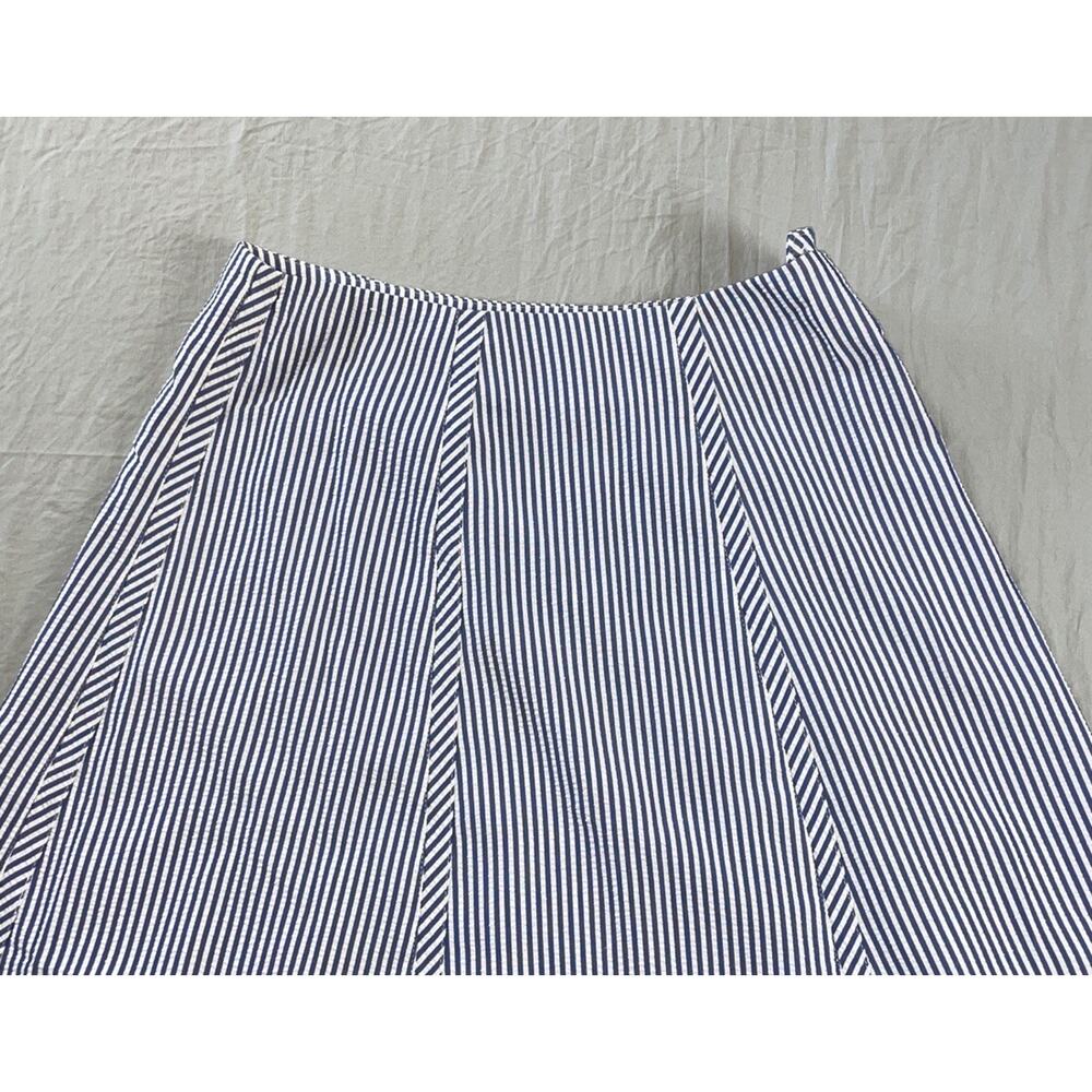 Orvis Micofiber Side Zip Flare Seersucker Skirt. Blue Stripe, Women's 8. EUC!! - Picture 2 of 5